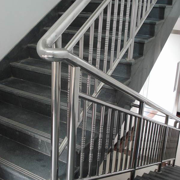 不锈钢应用于楼梯扶手